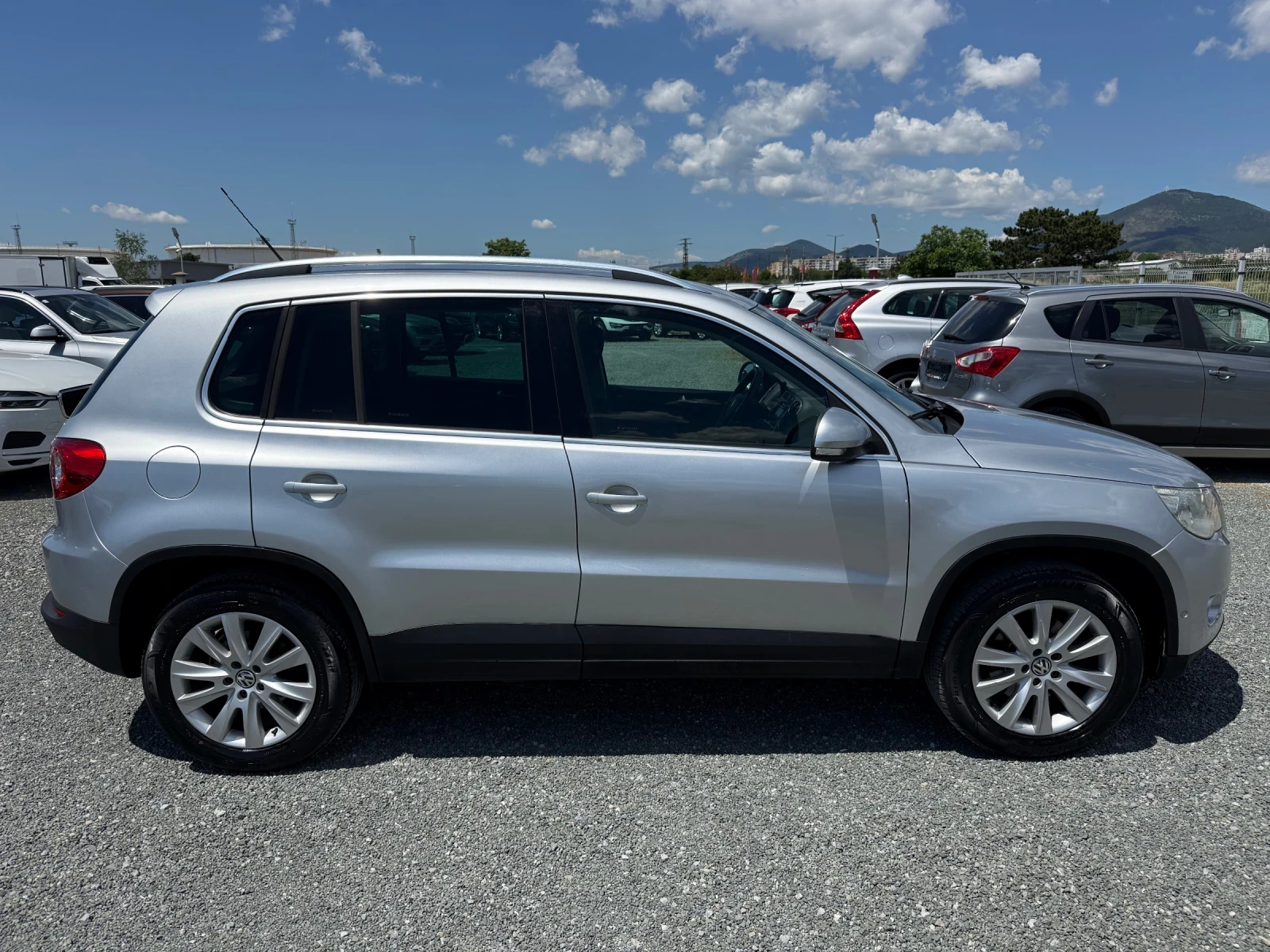 VW Tiguan (KATO НОВА)^(4x4), снимка 4 - Автомобили и джипове - 54889192