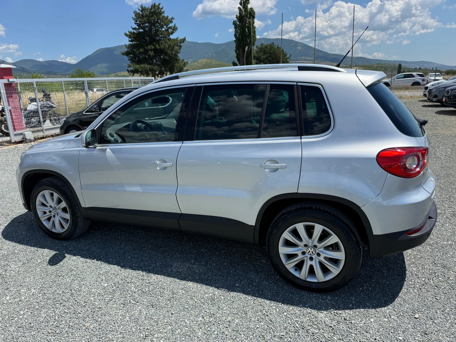VW Tiguan (KATO НОВА)^(4x4), снимка 9 - Автомобили и джипове - 54889192