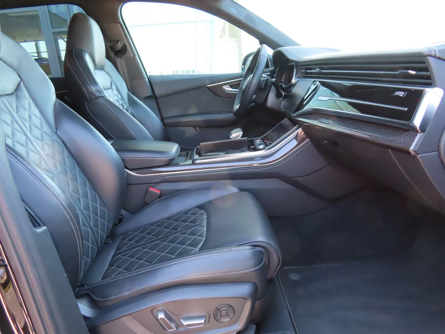 Audi SQ7, снимка 6 - Автомобили и джипове - 56420834
