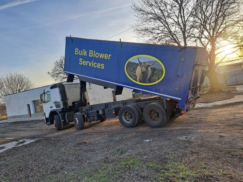 Volvo Fm 8x4, самосвал-зърновоз, снимка 2 - Камиони - 46529893