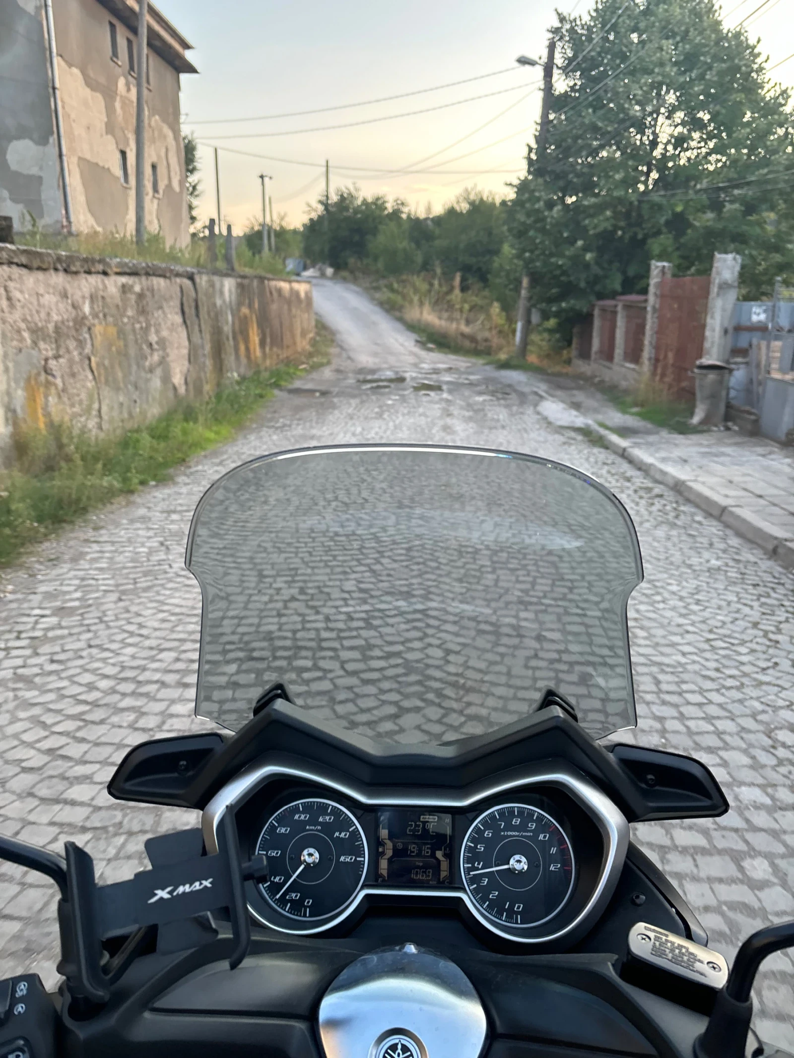 Yamaha X-max 125 5000km - изображение 9