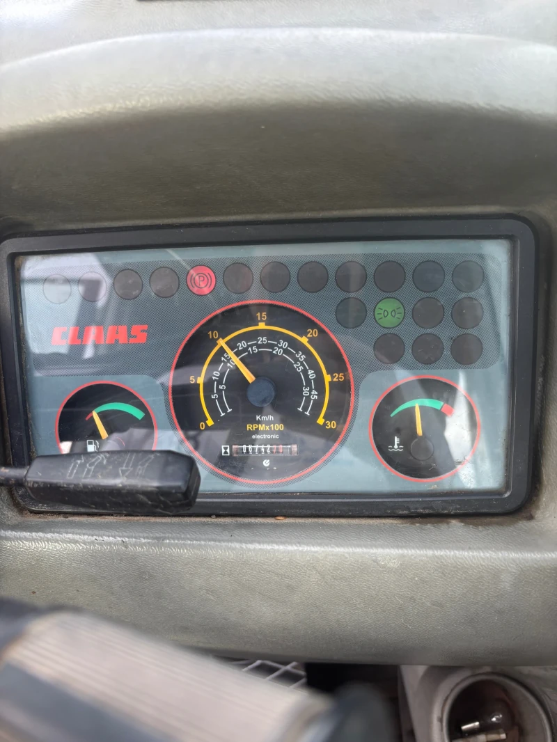 Телескопичен товарач Claas Fargo K70, снимка 9 - Селскостопанска техника - 52228561