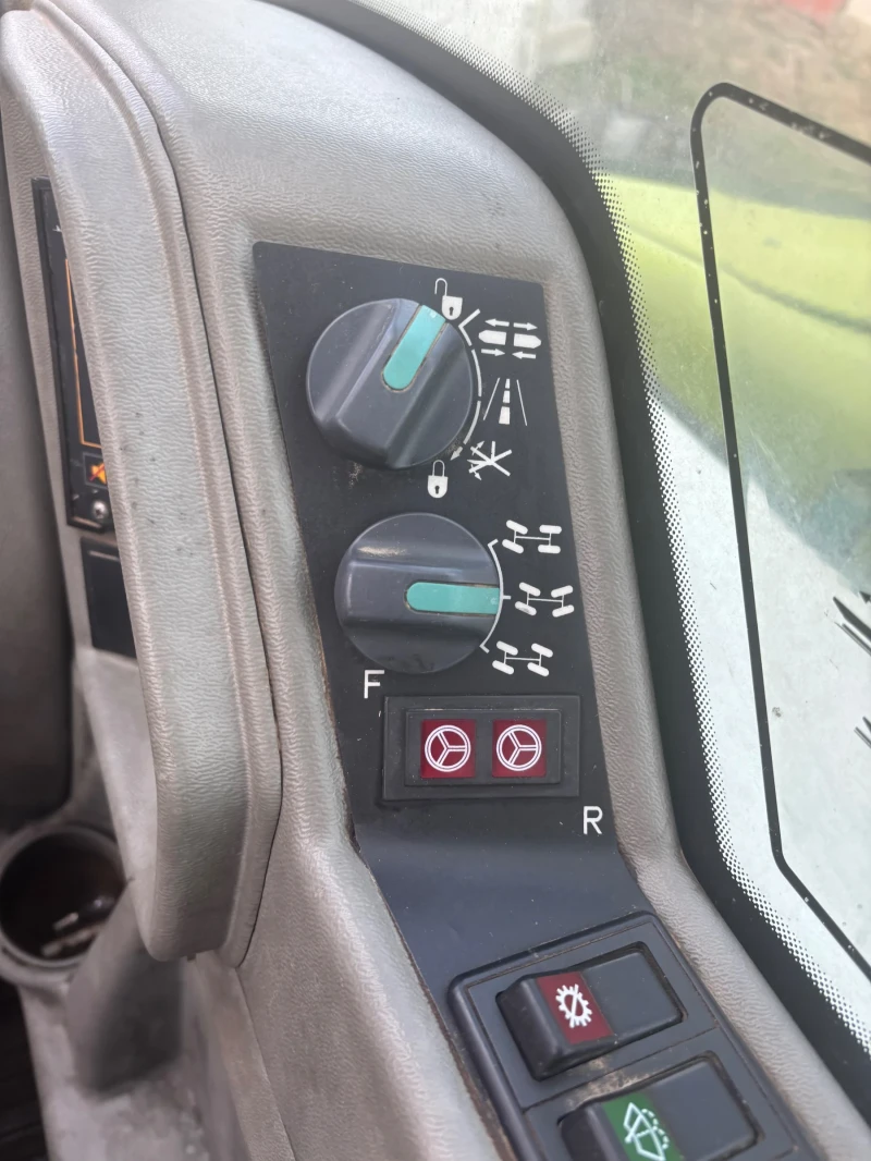 Телескопичен товарач Claas Fargo K70, снимка 11 - Селскостопанска техника - 52228561