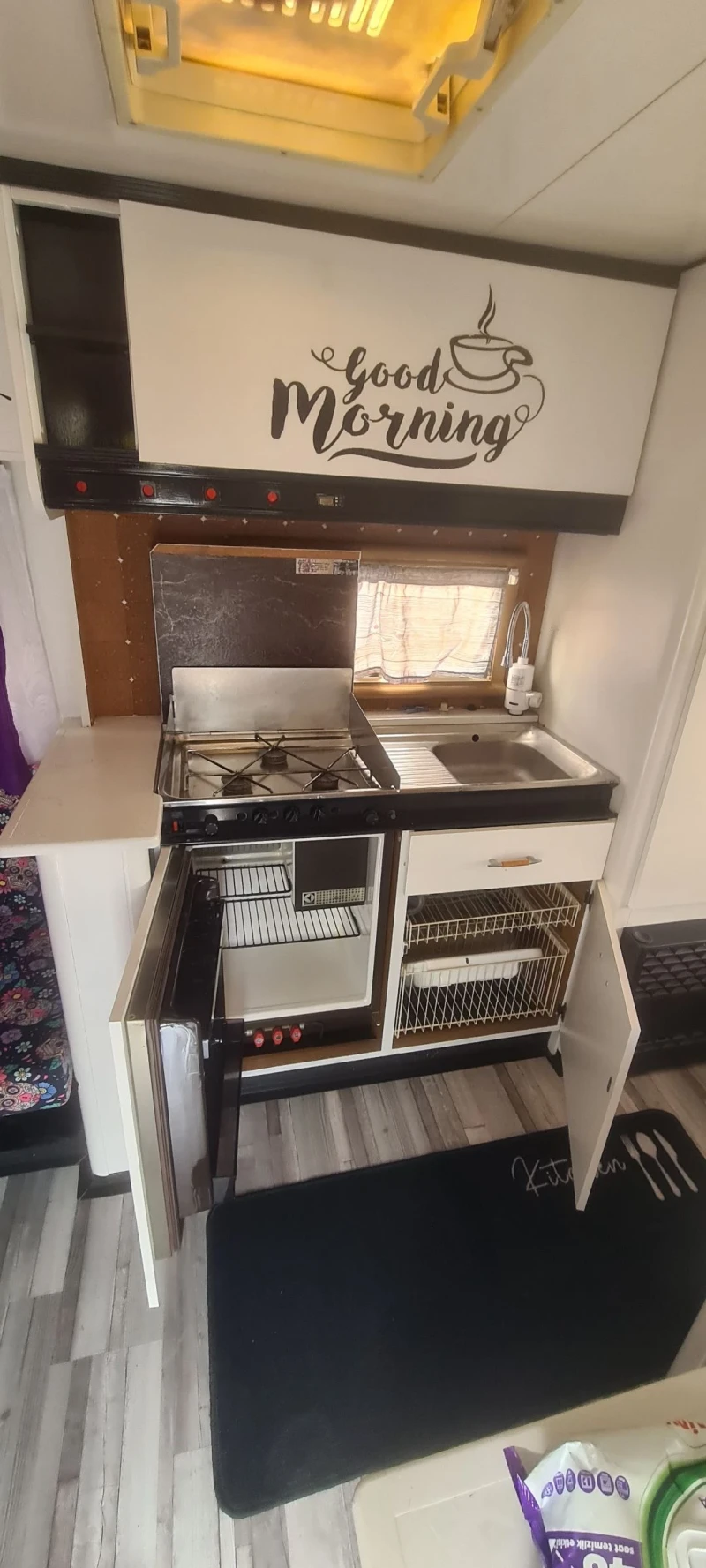 Каравана Hobby, снимка 8 - Каравани и кемпери - 51927793