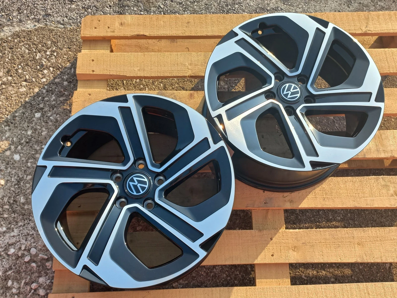 Джанти за VW, снимка 2 - Гуми и джанти - 54984920