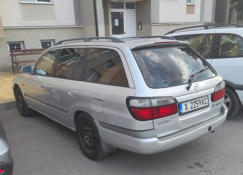 Mazda 626 1.8I ГИ климатик, снимка 5 - Автомобили и джипове - 46675461