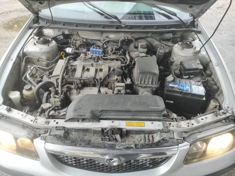 Mazda 626 1.8I ГИ климатик, снимка 11 - Автомобили и джипове - 46675461