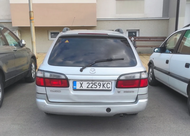 Mazda 626 1.8I ГИ климатик, снимка 2 - Автомобили и джипове - 46675461