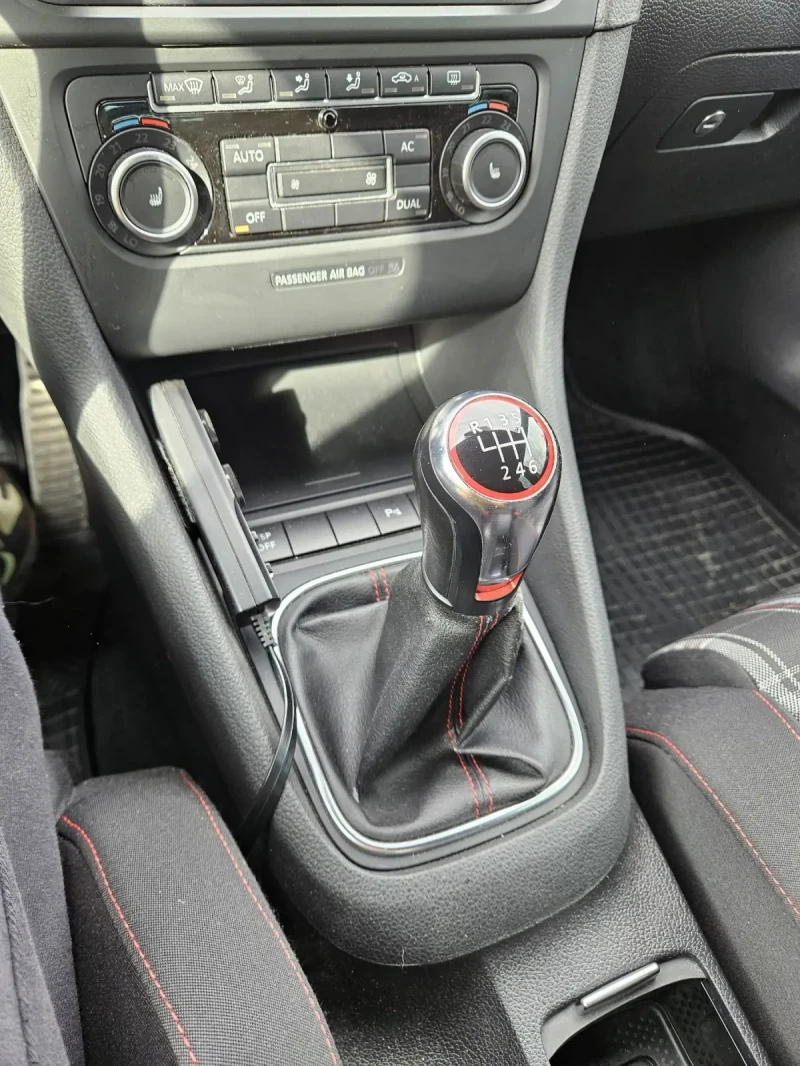 VW Golf GTI , снимка 8 - Автомобили и джипове - 52232798