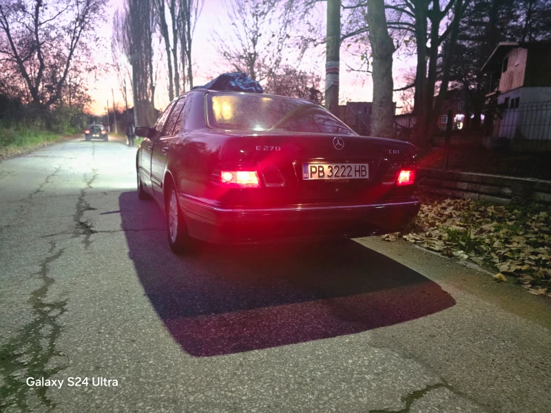 Mercedes-Benz E 270 2.7, снимка 12 - Автомобили и джипове - 52589010