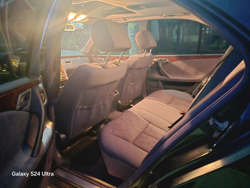 Mercedes-Benz E 270 2.7, снимка 10 - Автомобили и джипове - 52589010