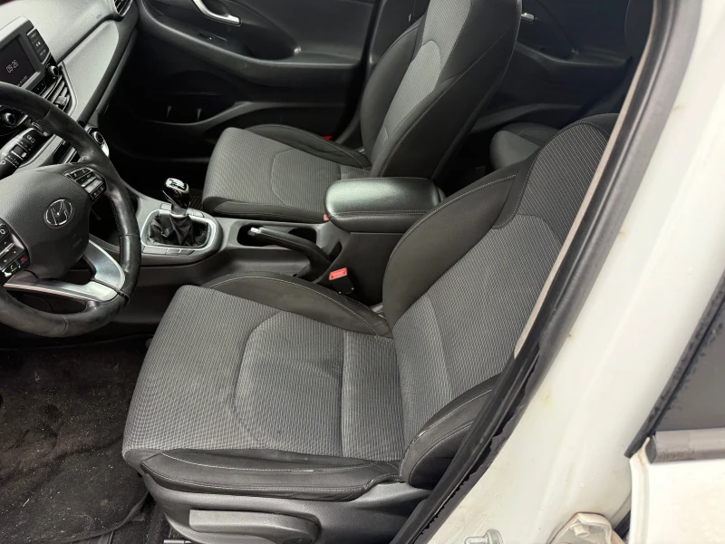 Hyundai I30 1.4i 100kc. ГАЗ заводска, снимка 7 - Автомобили и джипове - 52660679