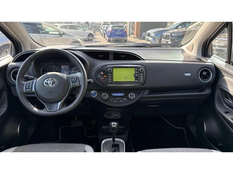 Toyota Yaris, снимка 8 - Автомобили и джипове - 48012450