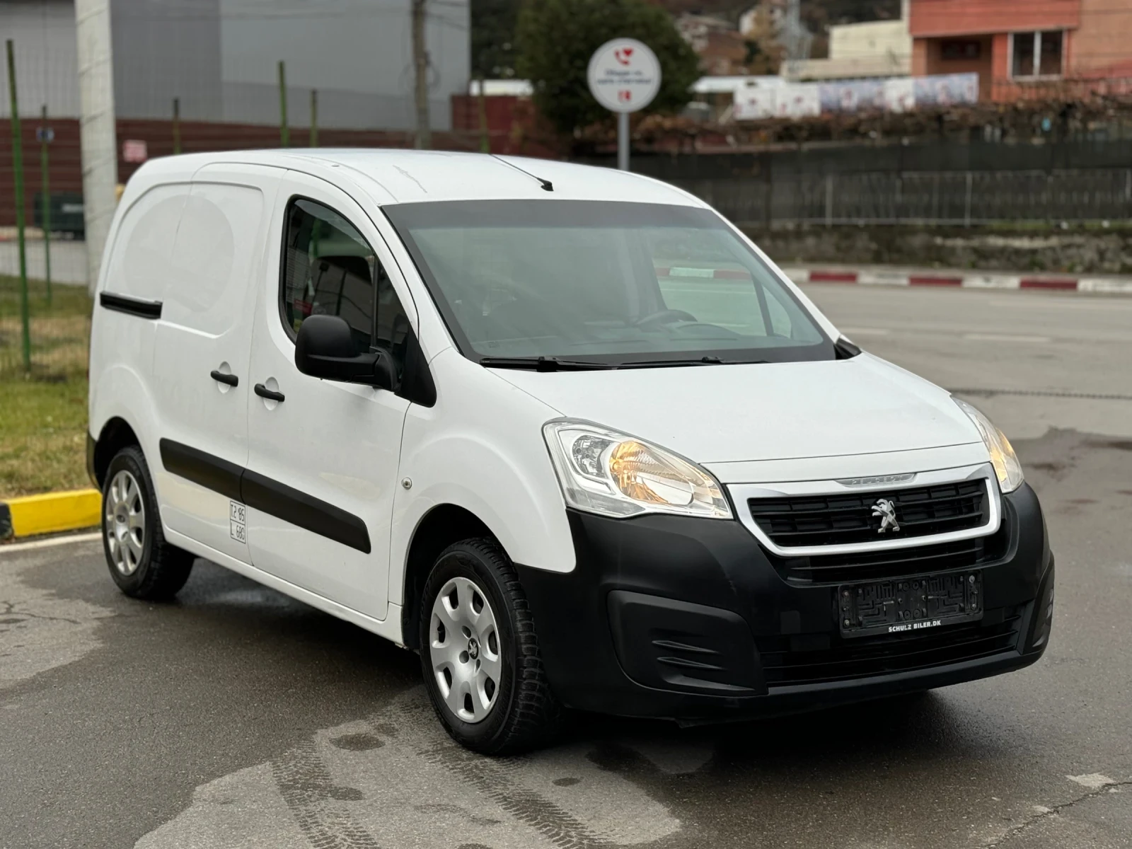 Peugeot Partner 1.6HDI Навигация* EURO 6* Климатик - изображение 5