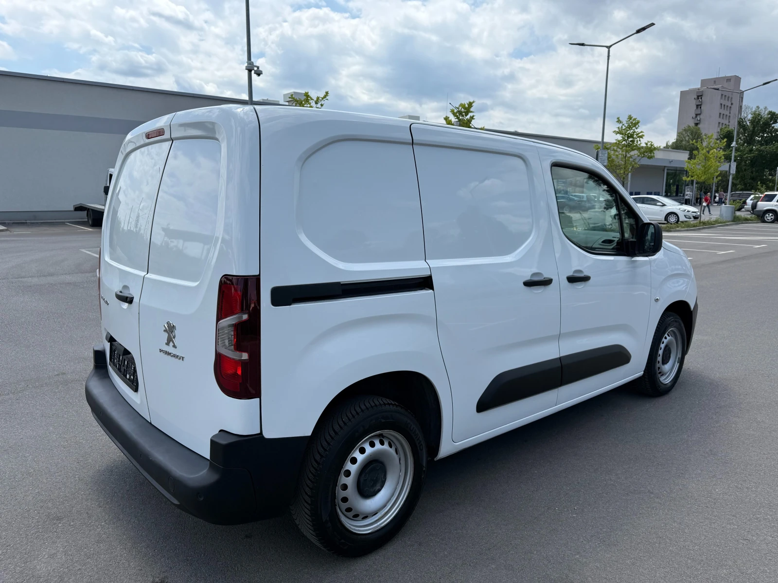 Peugeot Partner 1.6HDI* КАТО НОВА* EURO 6B*  - изображение 4