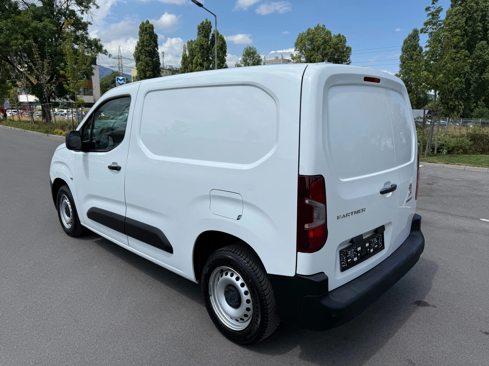 Peugeot Partner 1.6HDI* КАТО НОВА* EURO 6B*  - изображение 6