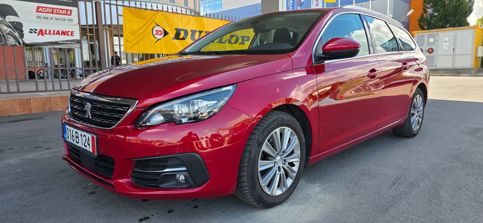 Peugeot 308 1.5 HDI * ALLURE* AVTOMAT* DISTRONIC* ШВЕЙЦАРИЯ, снимка 8 - Автомобили и джипове - 56191783