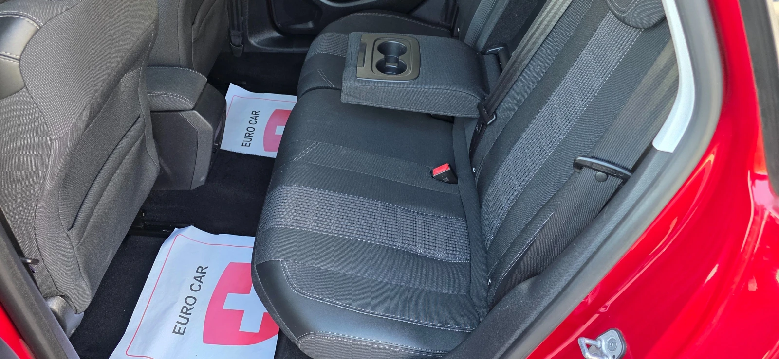 Peugeot 308 1.5 HDI * ALLURE* AVTOMAT* DISTRONIC* ШВЕЙЦАРИЯ, снимка 16 - Автомобили и джипове - 56191783