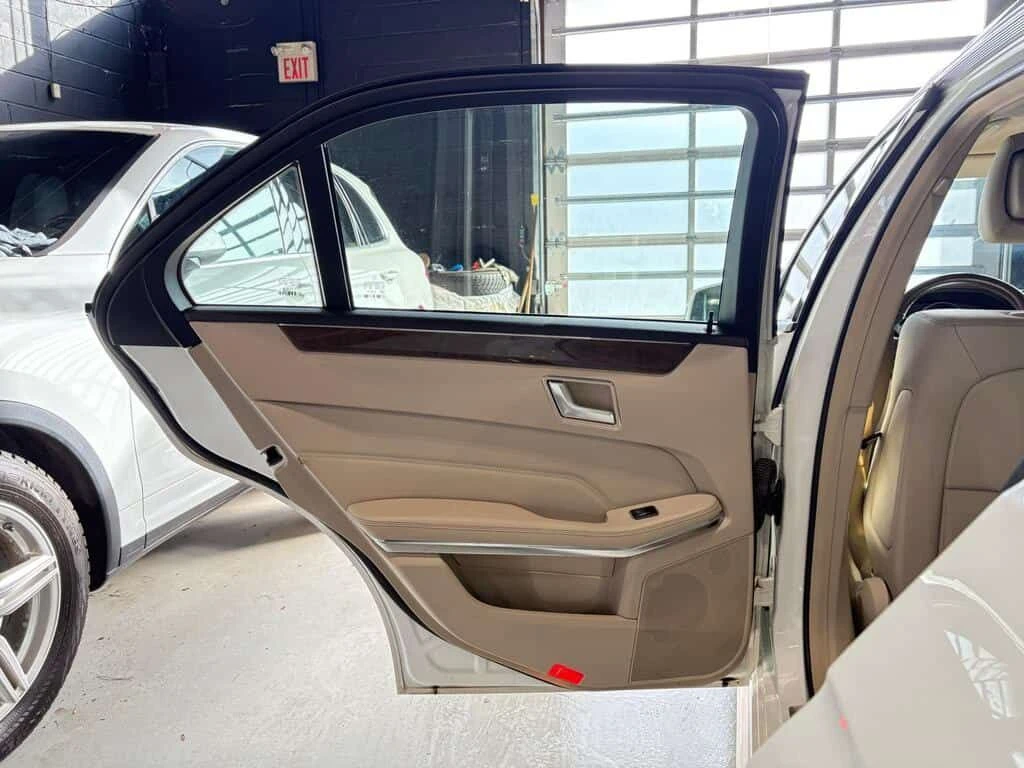 Mercedes-Benz E 350 * 4dr Sdn 4MATIC* NO ACCDT* 9 DEALER SRVCE RCRD! * | Mobile.bg � ����������� 16