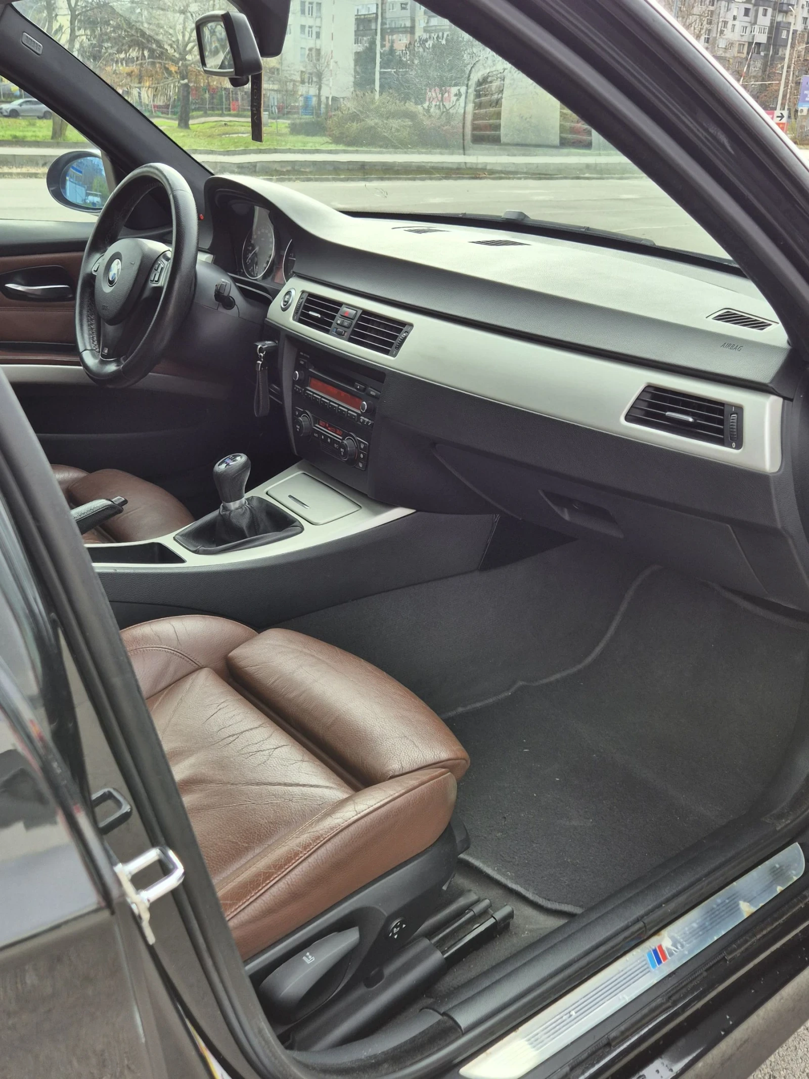 BMW 320, снимка 12 - Автомобили и джипове - 54099708