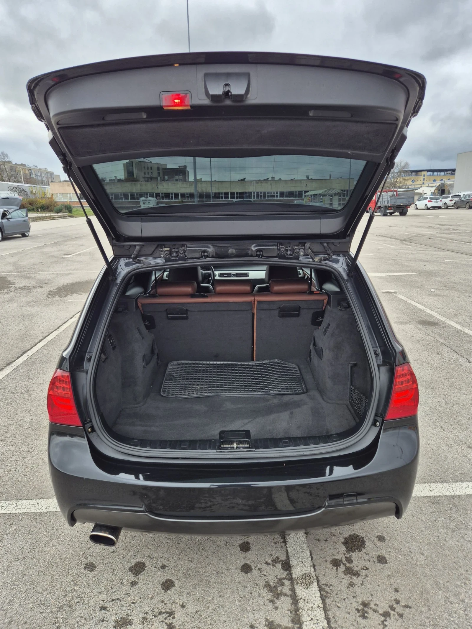 BMW 320, снимка 9 - Автомобили и джипове - 54099708