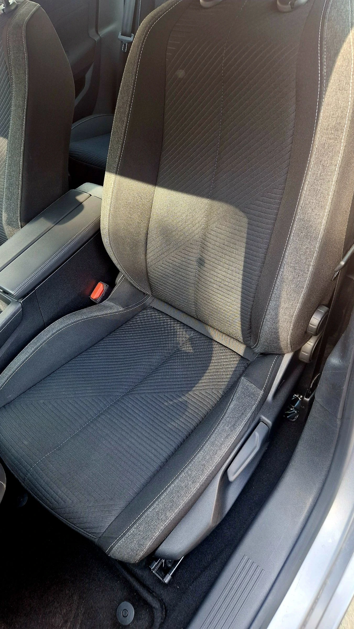 Peugeot 308 1.2 Active Pack EU6.4, снимка 12 - Автомобили и джипове - 54373603