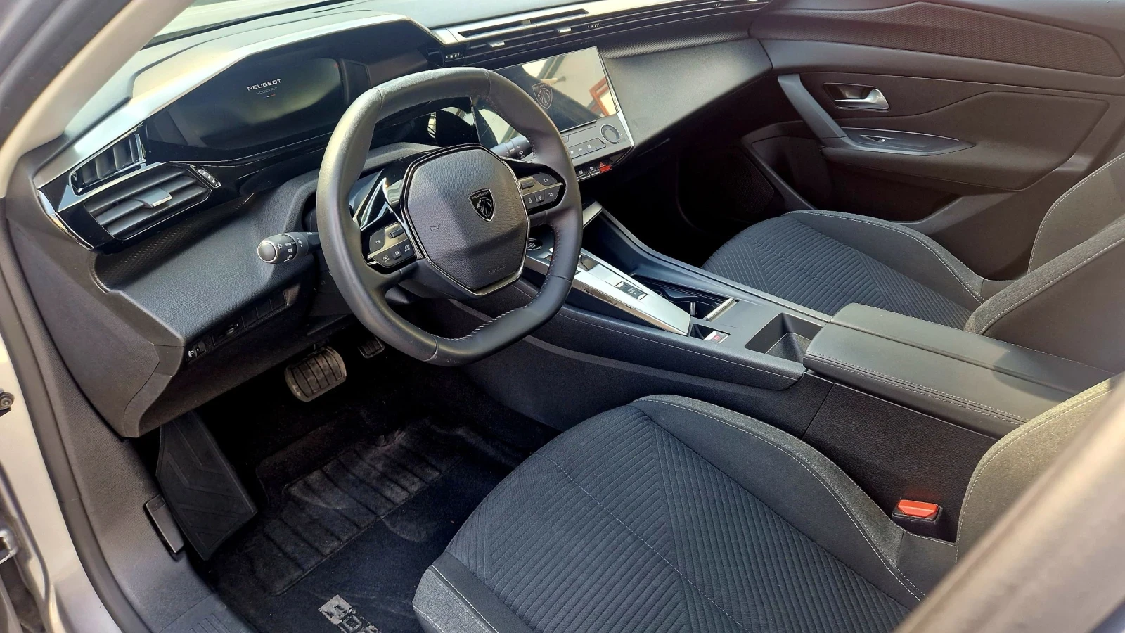 Peugeot 308 1.2 Active Pack EU6.4, снимка 14 - Автомобили и джипове - 54373603