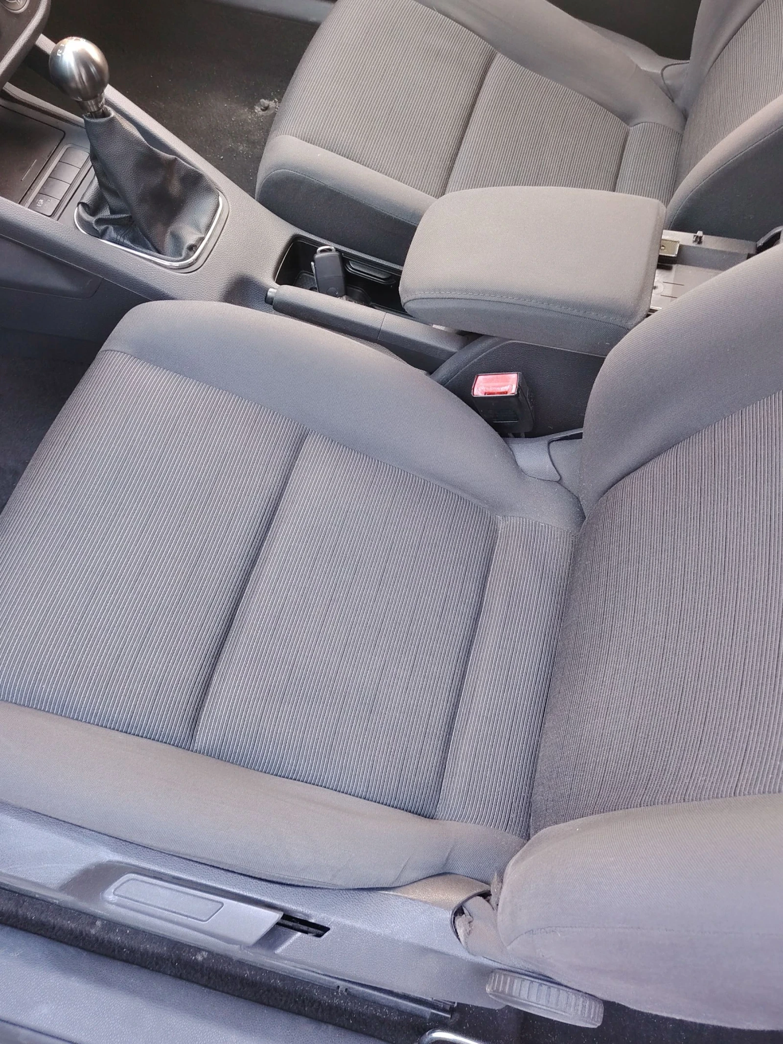 VW Golf 1.4 Клима навигация спорт, снимка 11 - Автомобили и джипове - 54580209