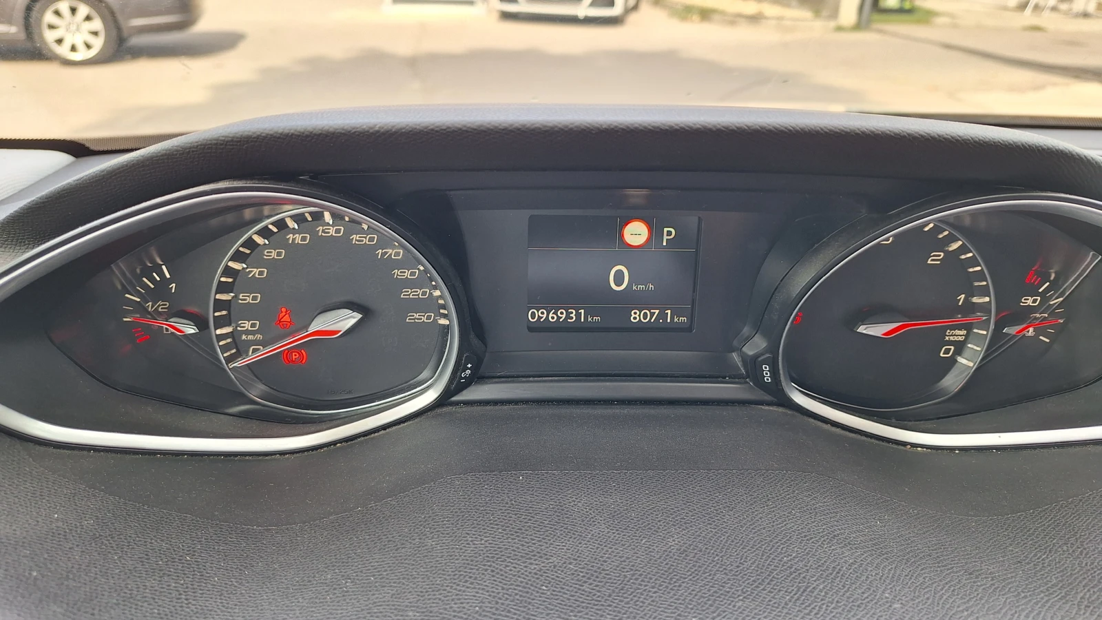 Peugeot 308 1500HDI TECHedition, снимка 14 - Автомобили и джипове - 55947801