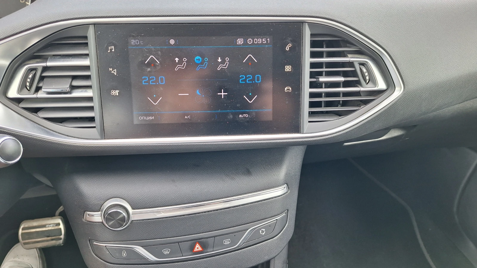 Peugeot 308 1500HDI TECHedition, снимка 13 - Автомобили и джипове - 55947801