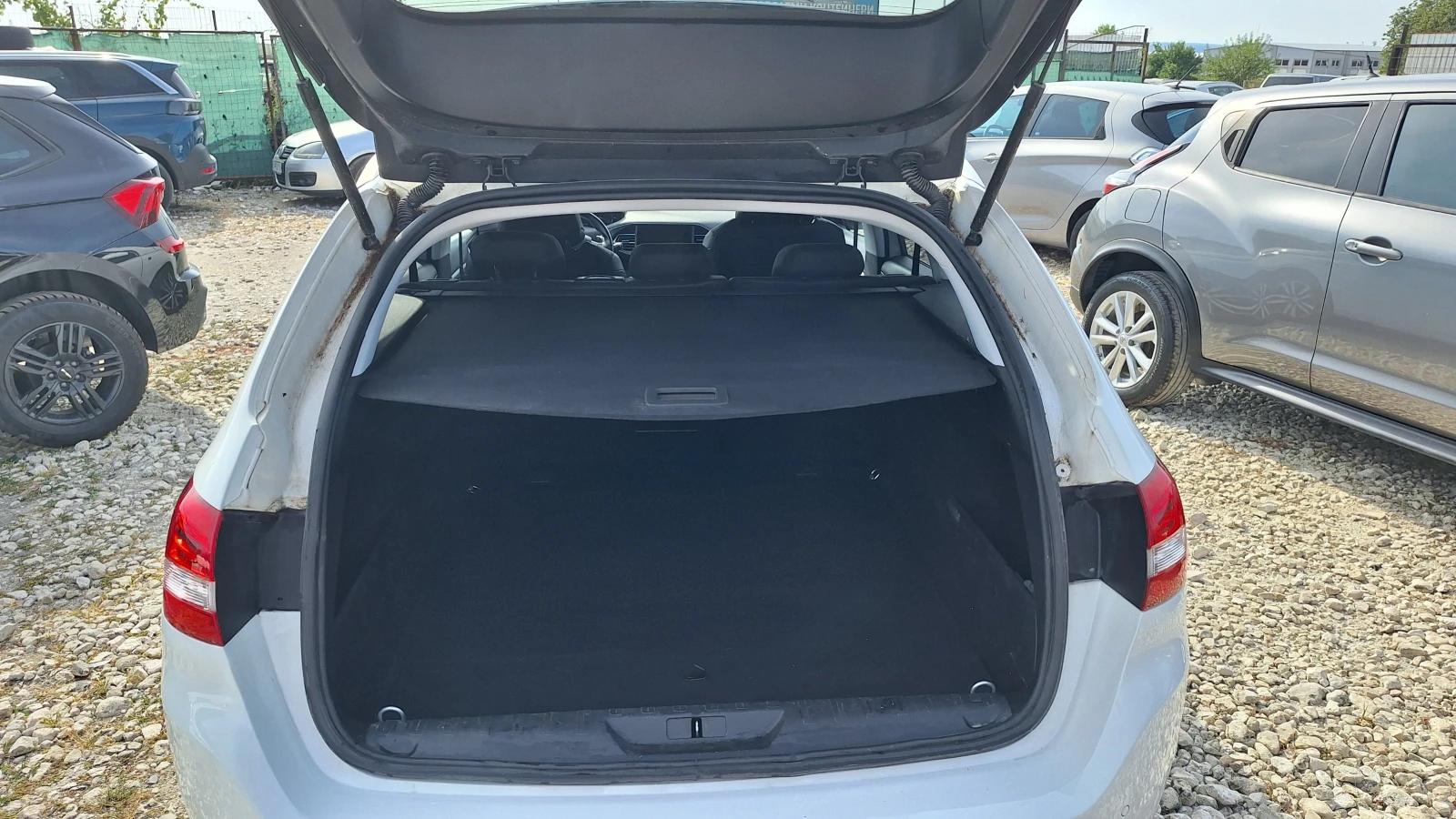 Peugeot 308 1500HDI TECHedition, снимка 9 - Автомобили и джипове - 55947801