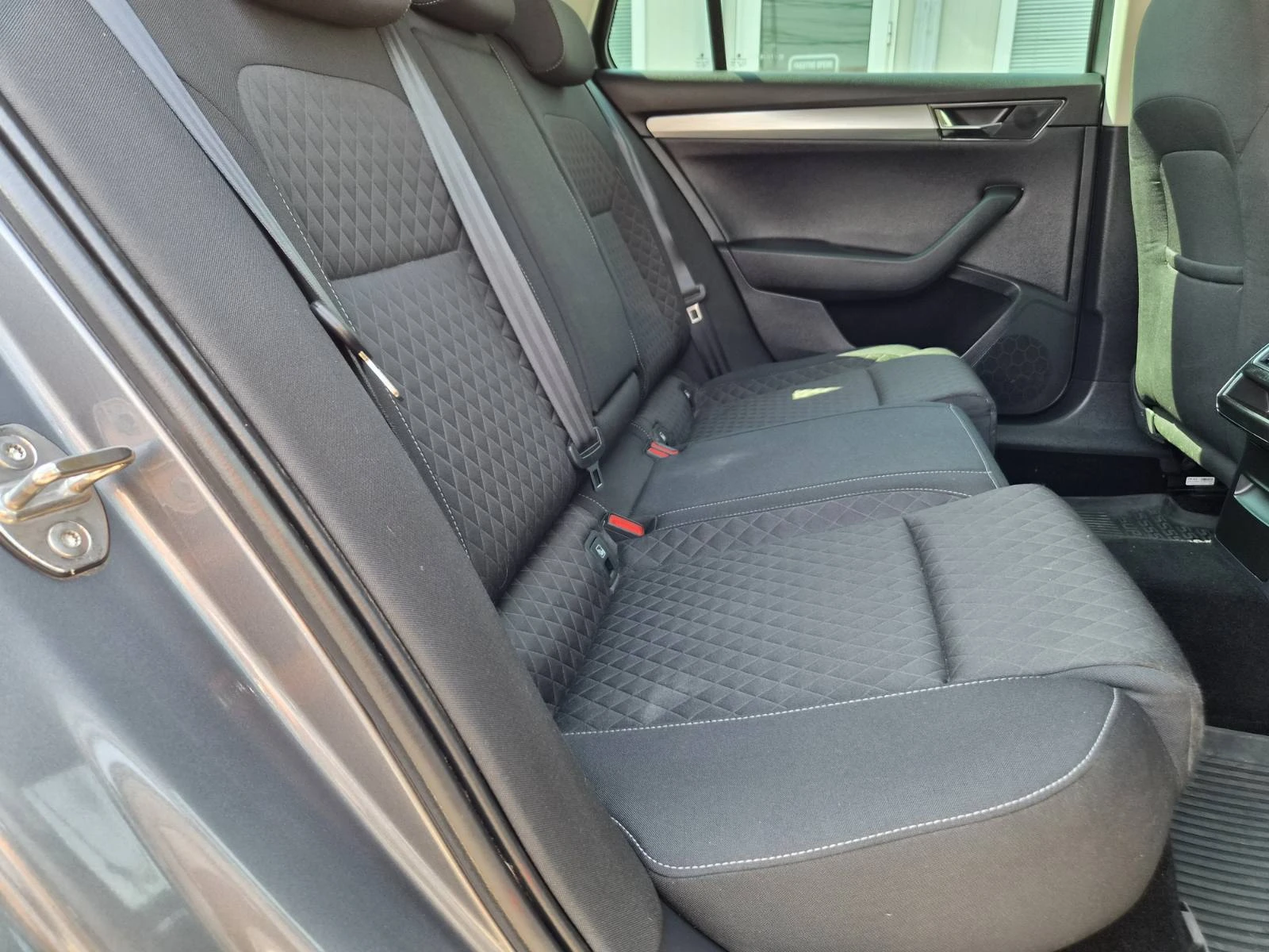 Skoda Superb 2.0D-150кс-DIGITAL-11.2023г, снимка 14 - Автомобили и джипове - 56023200