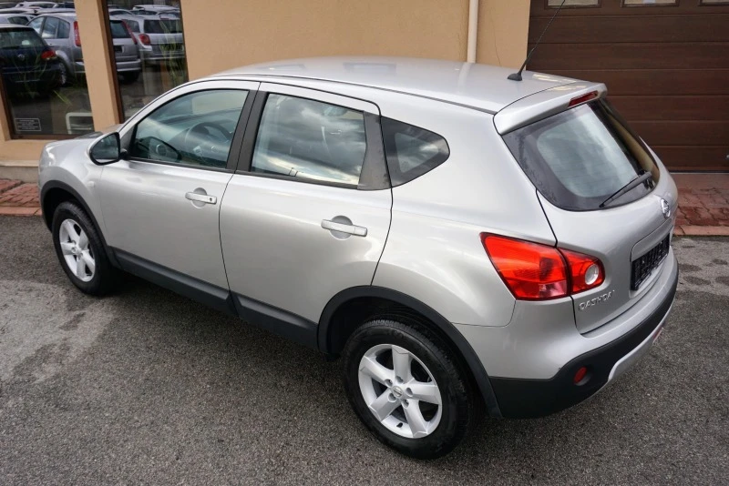 Nissan Qashqai 1.6 16v Acenta, снимка 4 - Автомобили и джипове - 31239583