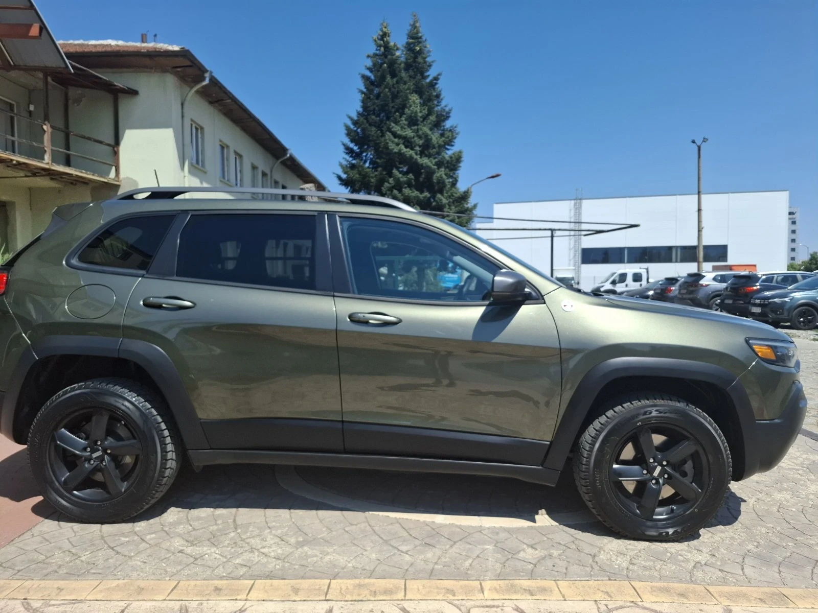 Jeep Cherokee TRAILHAWK 3.2 V6 271 КС 23721 KM !!! - изображение 3