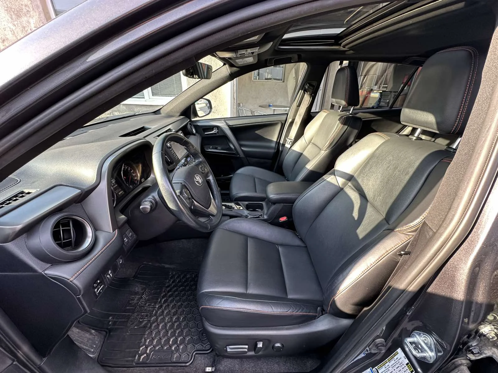 Toyota Rav4 SE 2.5 VVTI 4X4 - изображение 10