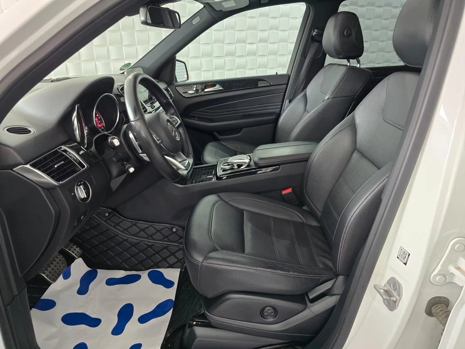 Mercedes-Benz GLE 350 4MATIC/258HP/AMG/PANO/CAM/MEM/198z, снимка 8 - Автомобили и джипове - 53947049