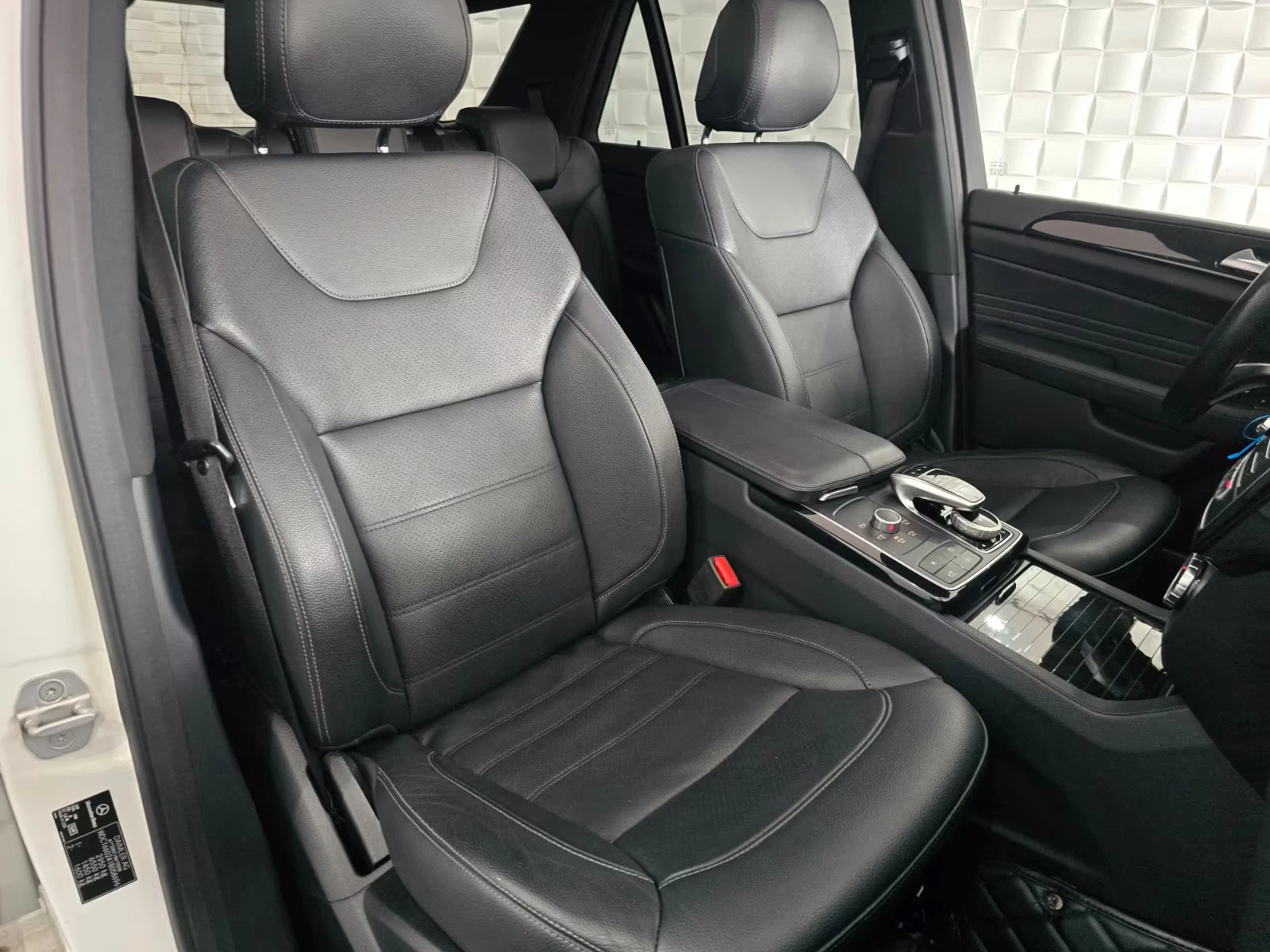 Mercedes-Benz GLE 350 4MATIC/258HP/AMG/PANO/CAM/MEM/198z, снимка 9 - Автомобили и джипове - 53947049