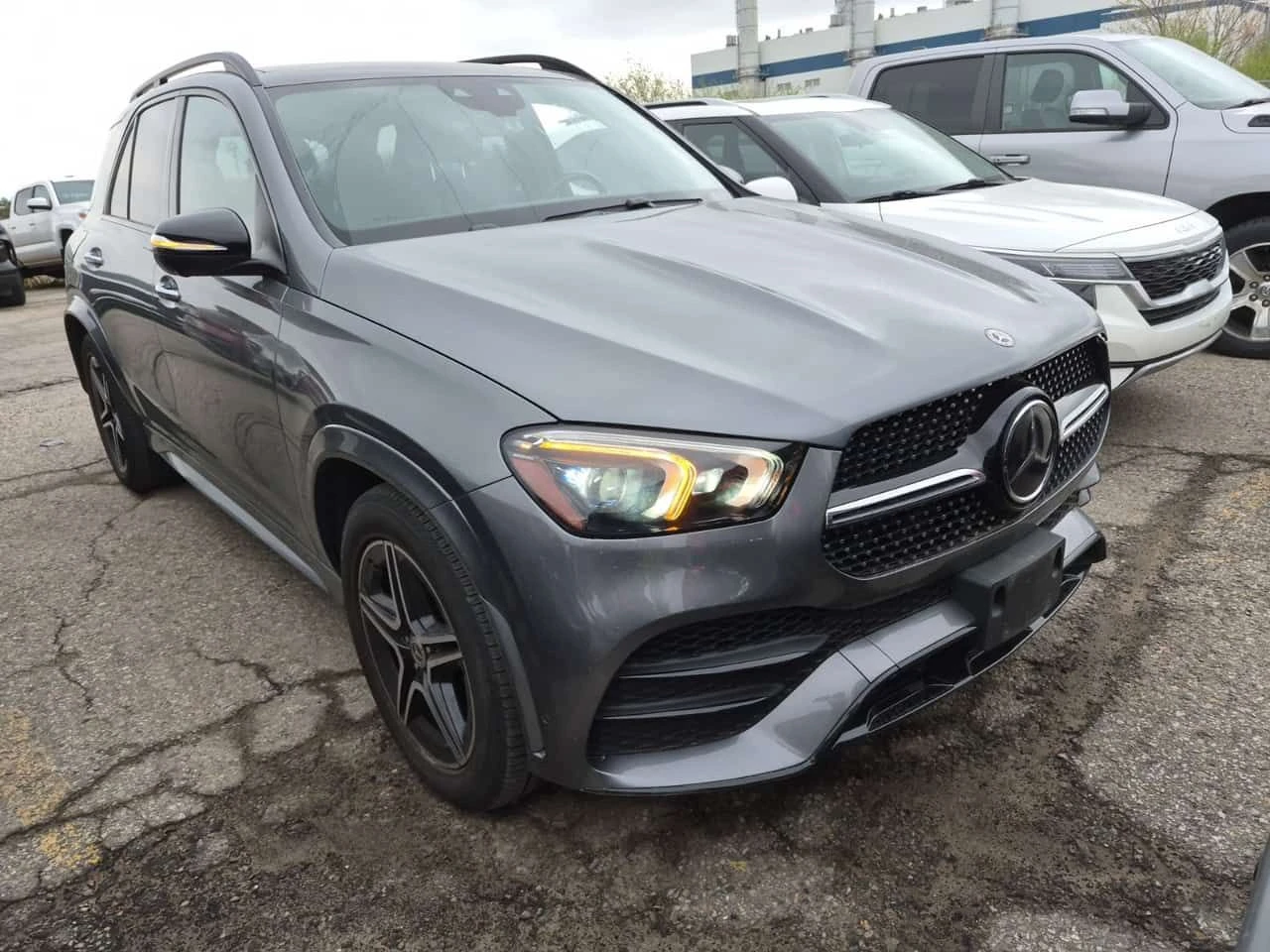 Mercedes-Benz GLE 350 AMG-LINE| DISTRONIC| HUD| BURMESTER| 2 КЛЮЧА| PANO, снимка 2 - Автомобили и джипове - 54460266