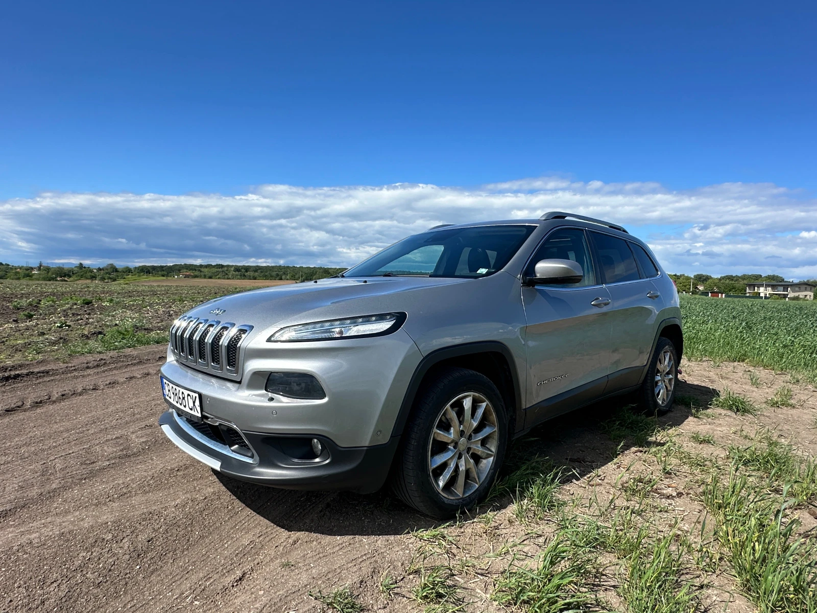 Jeep Cherokee, снимка 3 - Автомобили и джипове - 54586496