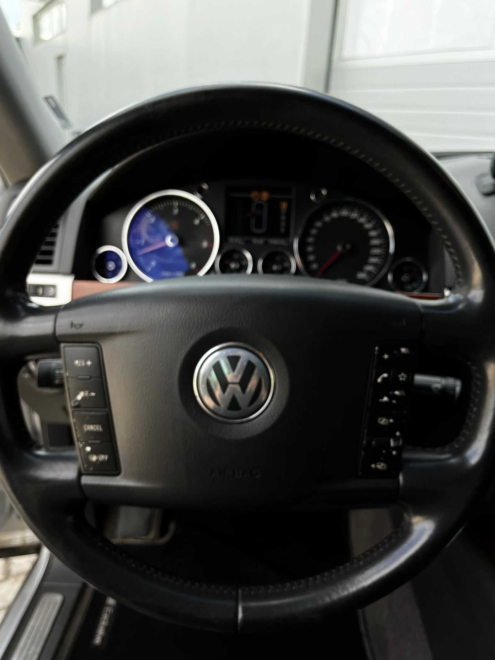 VW Touareg 5.0 V10 TDI 313 к.с., снимка 12 - Автомобили и джипове - 55296930