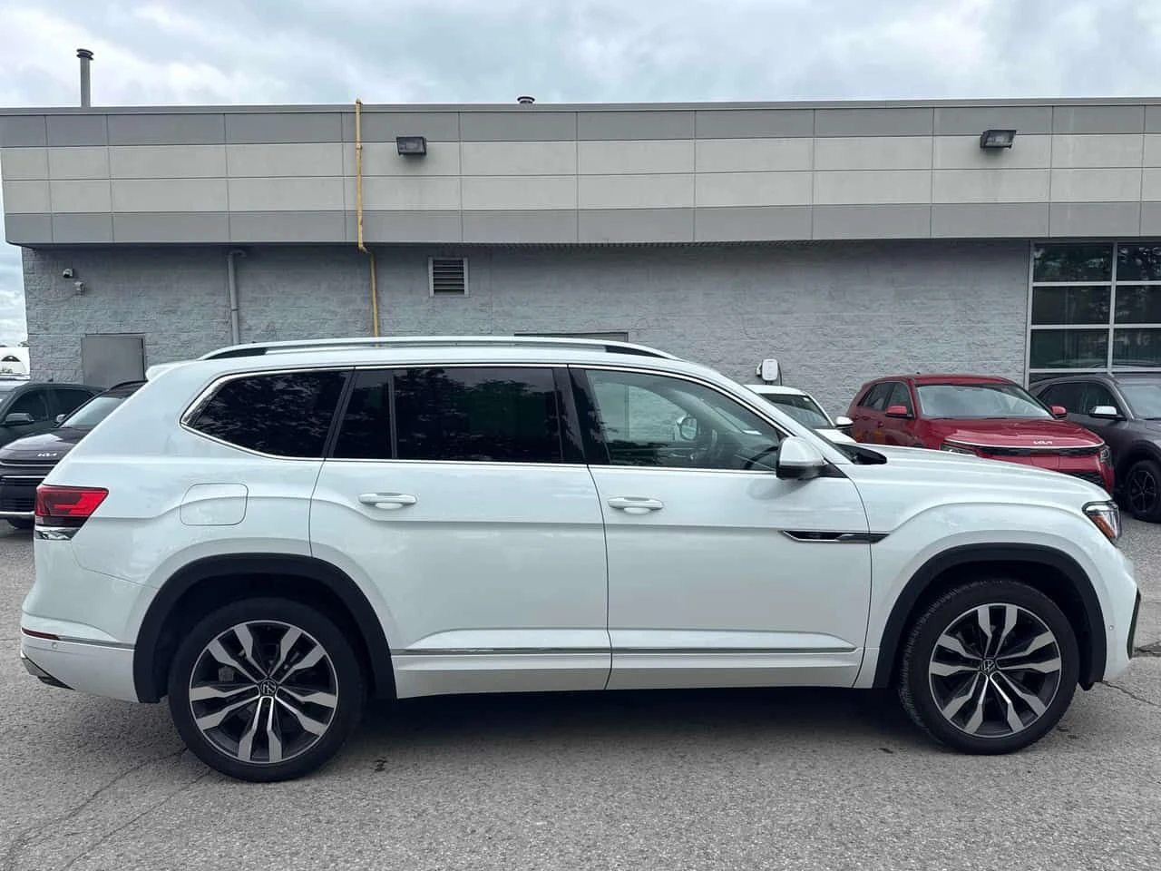 VW Atlas Execline | CARFAX | АВТОКРЕДИТ, снимка 4 - Автомобили и джипове - 55598586