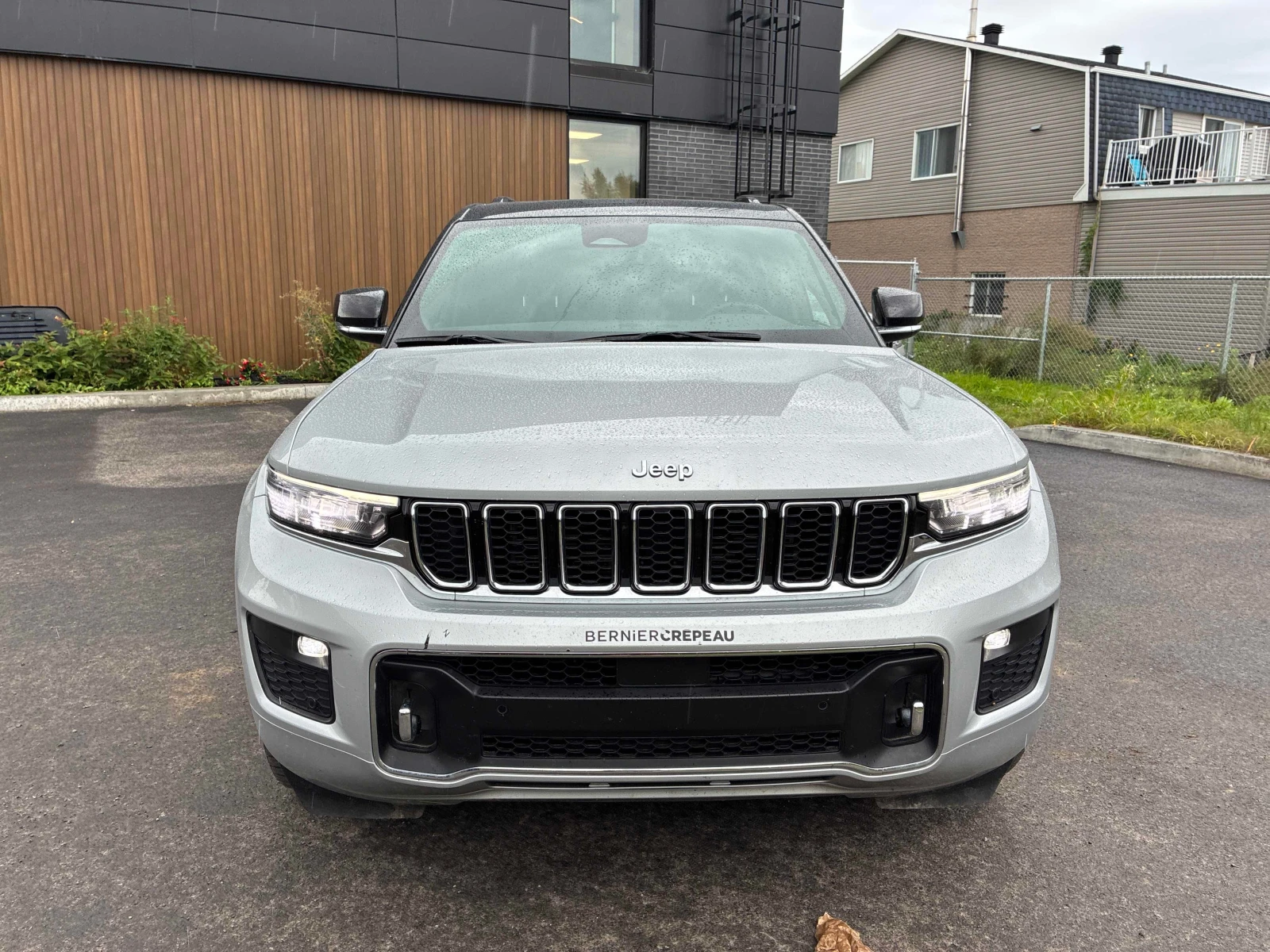 Jeep Grand cherokee Overland | CARFAX | БЕЗ ИНЦИДЕНТИ, снимка 2 - Автомобили и джипове - 56076342