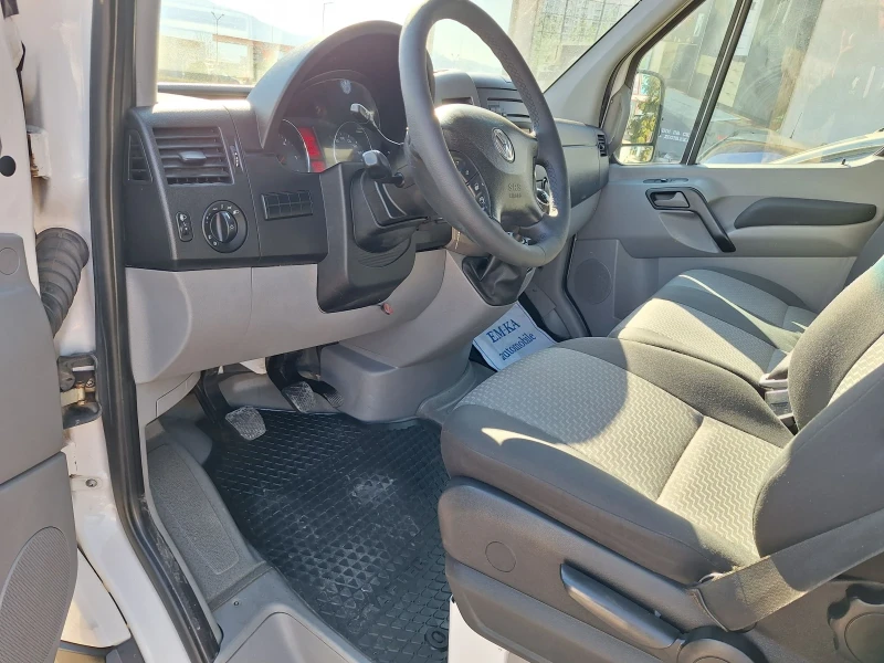 VW Crafter 2.0tdi klima tempomat navi, снимка 9 - Бусове и автобуси - 49377126