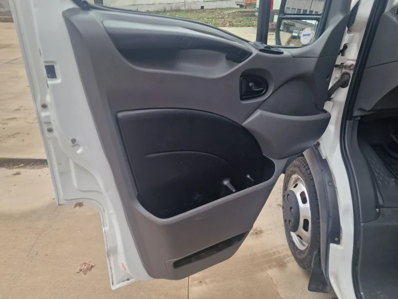 Iveco 35c15 3.0HPI 7места швейцарски , снимка 12 - Бусове и автобуси - 52838963