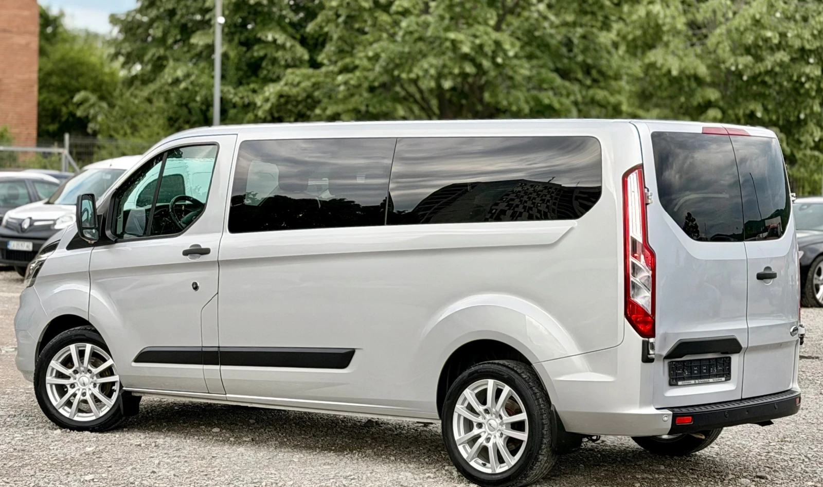 Ford Transit Custom 2.0D  * Дълга База *  * 8+ 1 Места * * Климатроник, снимка 6 - Бусове и автобуси - 54654367