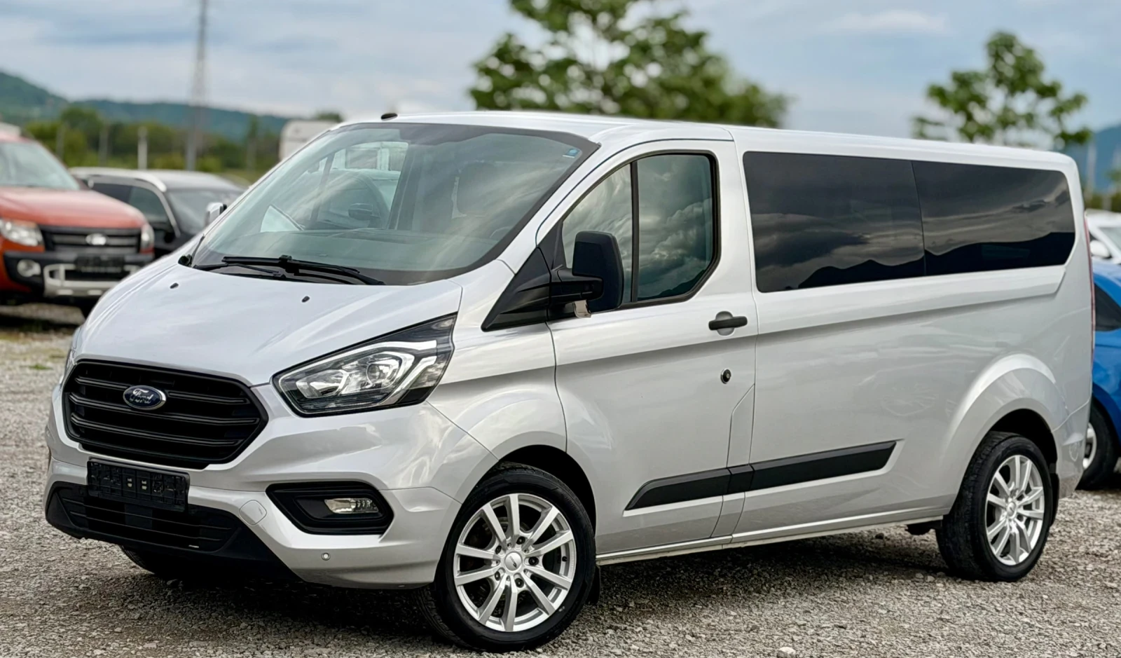 Ford Transit Custom 2.0D  * Дълга База *  * 8+ 1 Места * * Климатроник