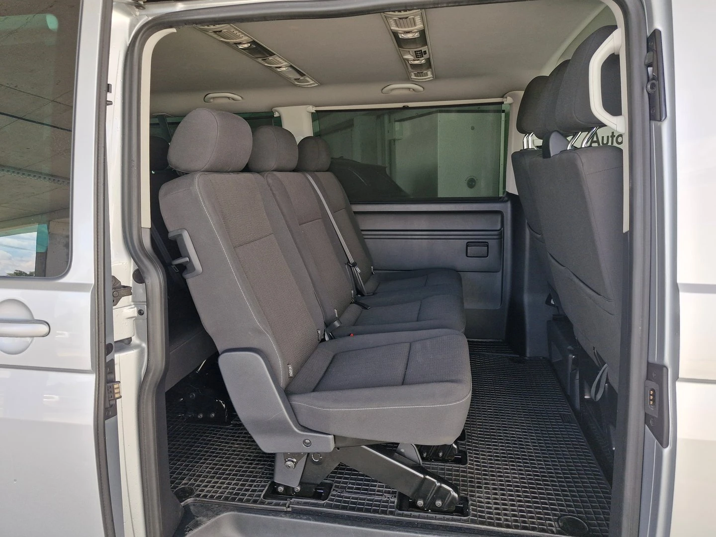 VW Caravelle, снимка 9 - Бусове и автобуси - 56421020