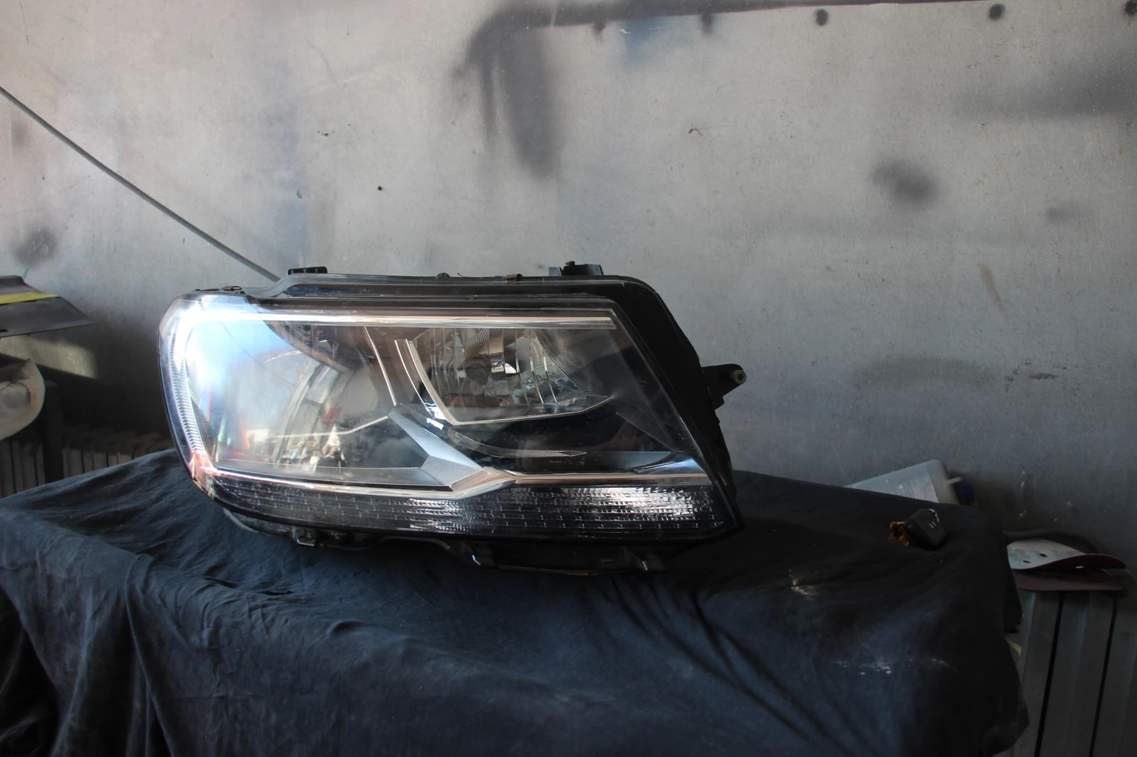 ДЕСЕН ФАР ЗА ТИГУАН 2019 г. VW TIGUAN , снимка 3 - Части - 54111445