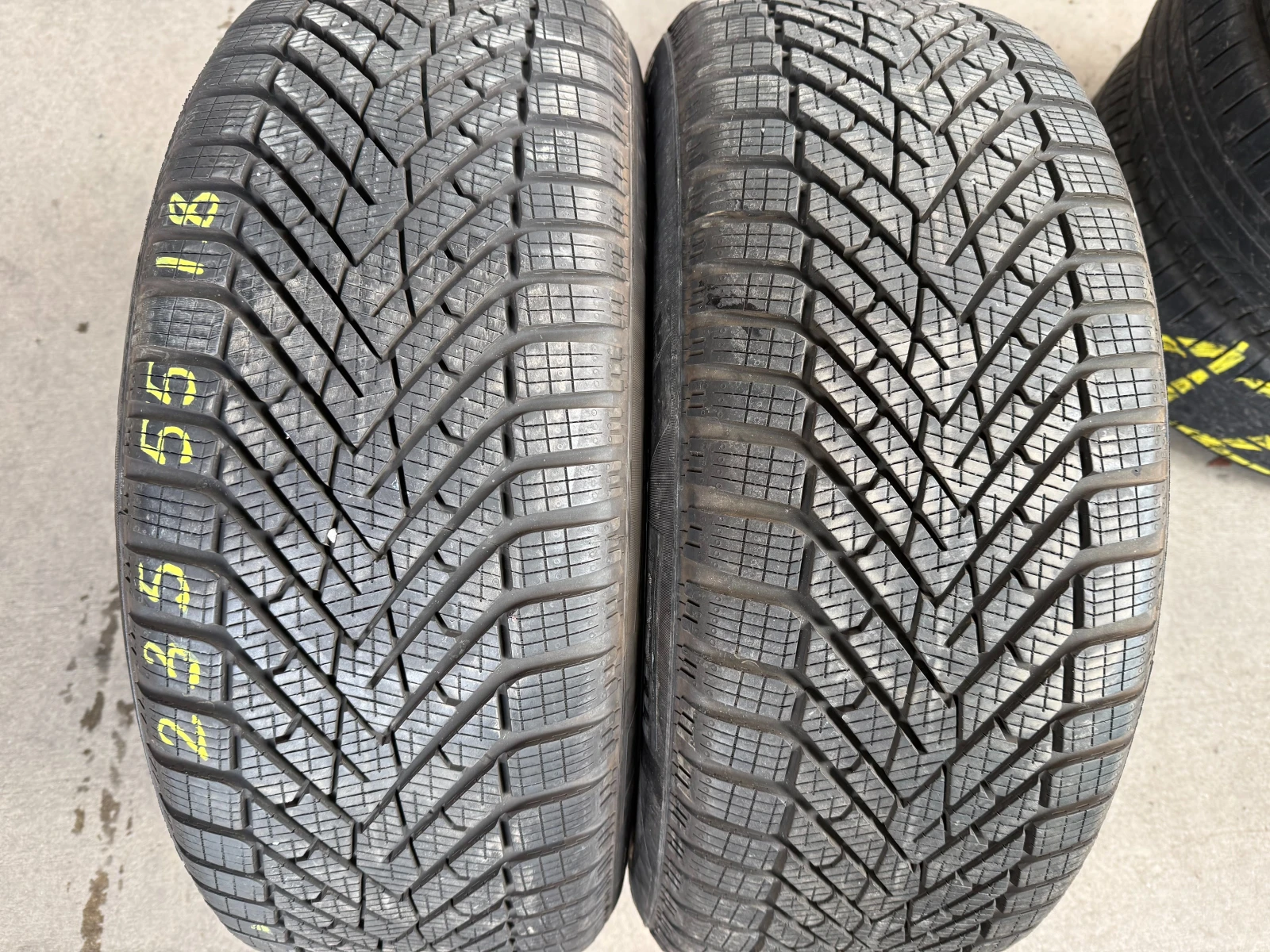 Гуми Зимни 235/55R18