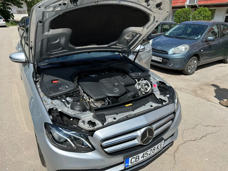 Mercedes-Benz E 220 Avantgarde, 4-matic, цена с ДДС, снимка 13 - Автомобили и джипове - 47632188